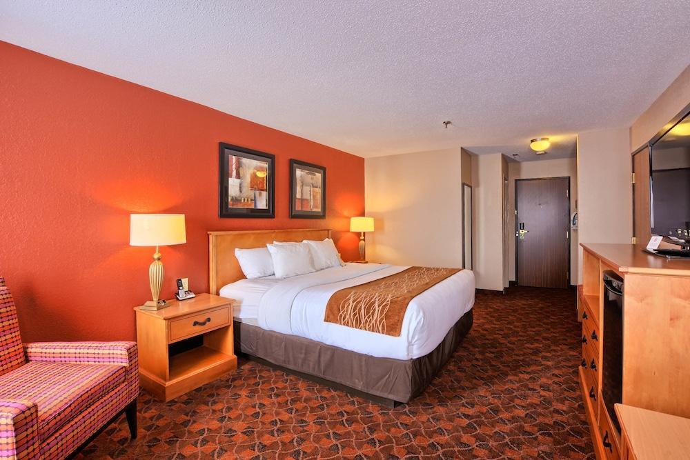 Comfort Inn & Suites And Conference Center Mount Pleasant Exteriér fotografie