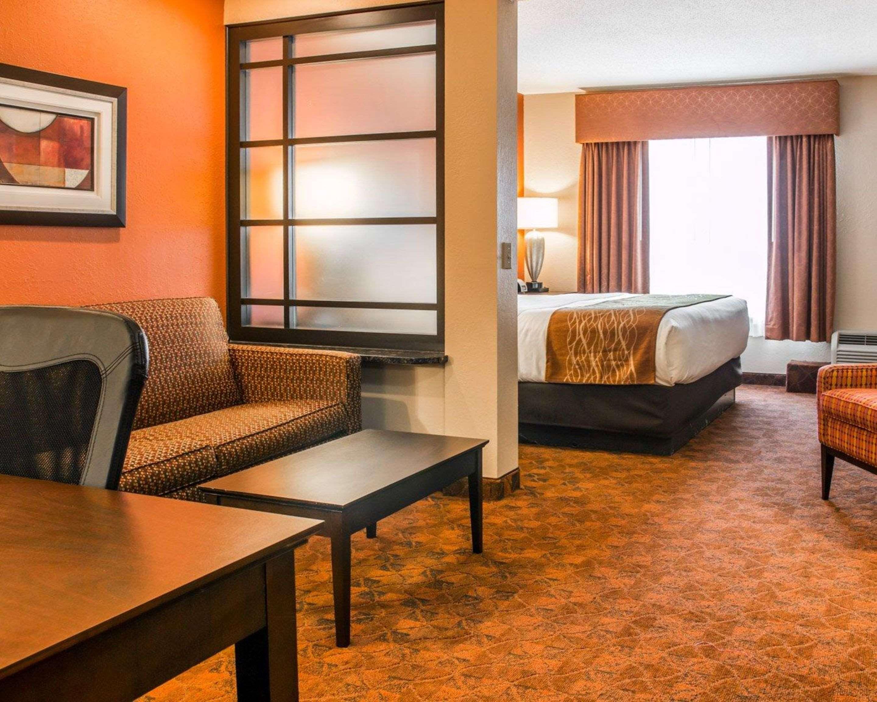 Comfort Inn & Suites And Conference Center Mount Pleasant Exteriér fotografie