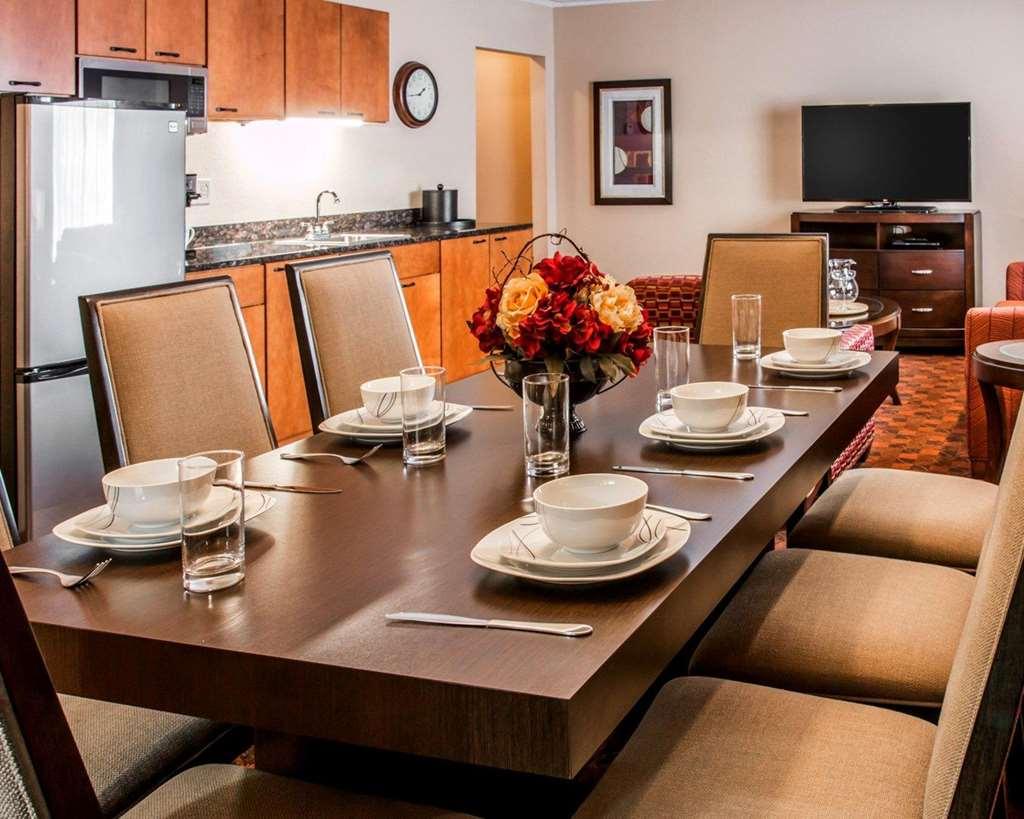 Comfort Inn & Suites And Conference Center Mount Pleasant Pokoj fotografie