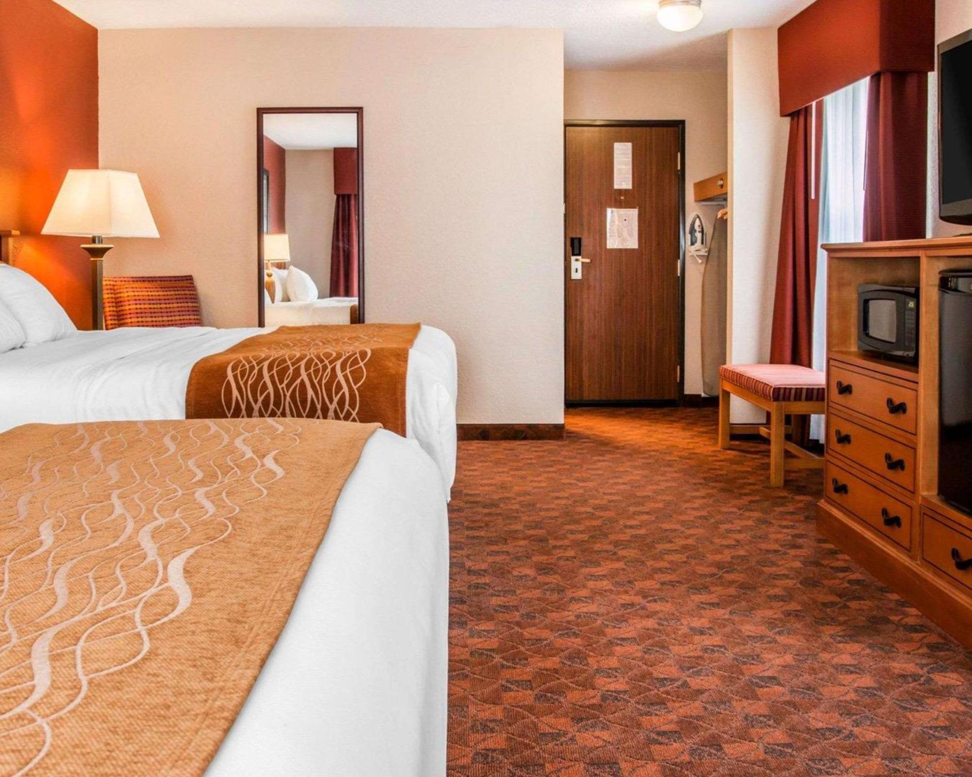 Comfort Inn & Suites And Conference Center Mount Pleasant Exteriér fotografie