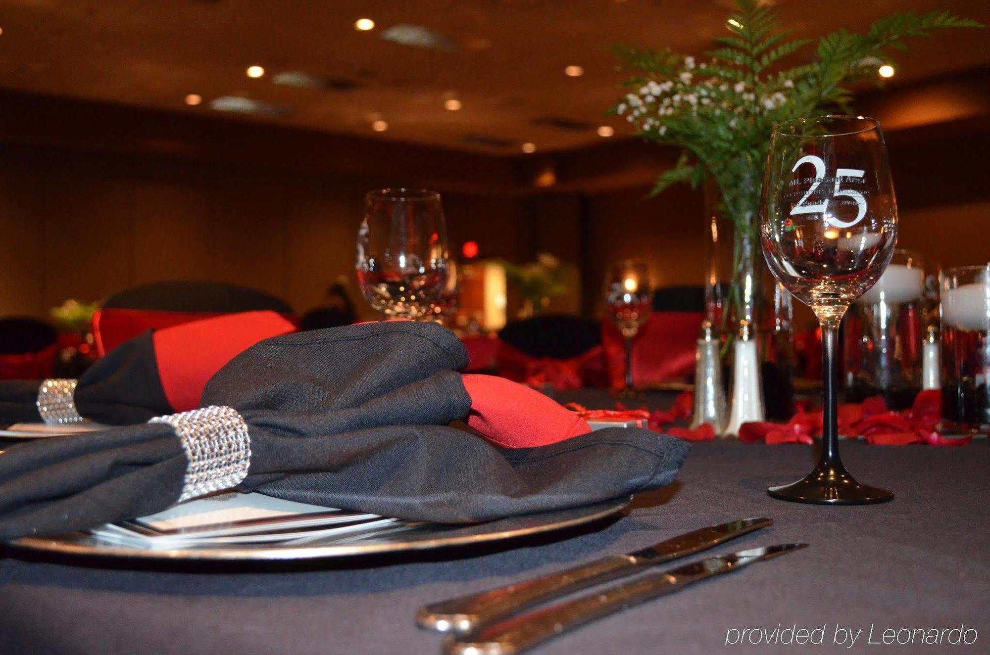 Comfort Inn & Suites And Conference Center Mount Pleasant Exteriér fotografie