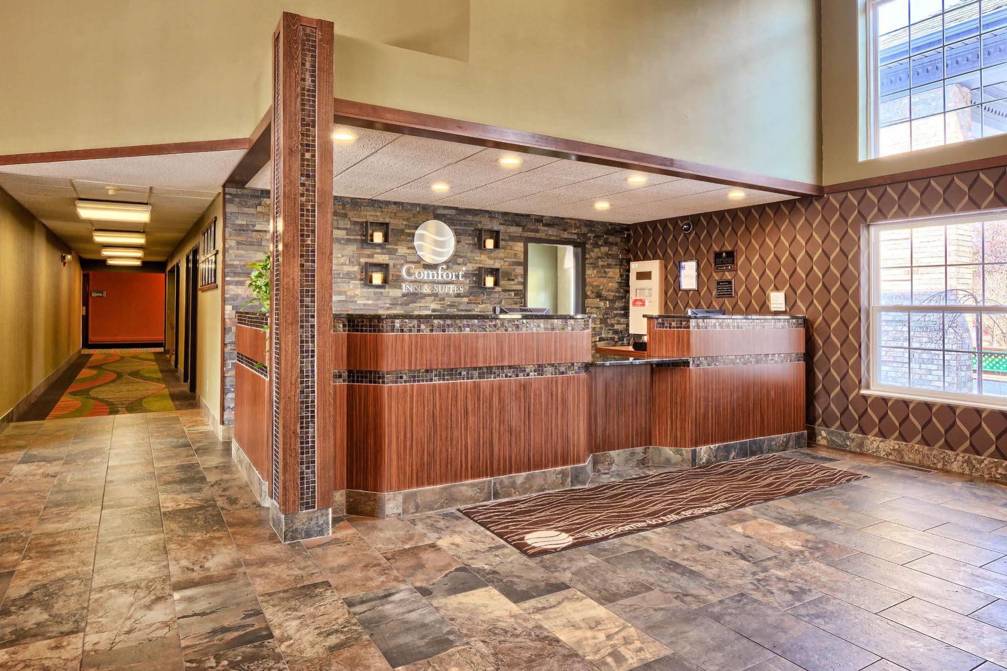 Comfort Inn & Suites And Conference Center Mount Pleasant Exteriér fotografie