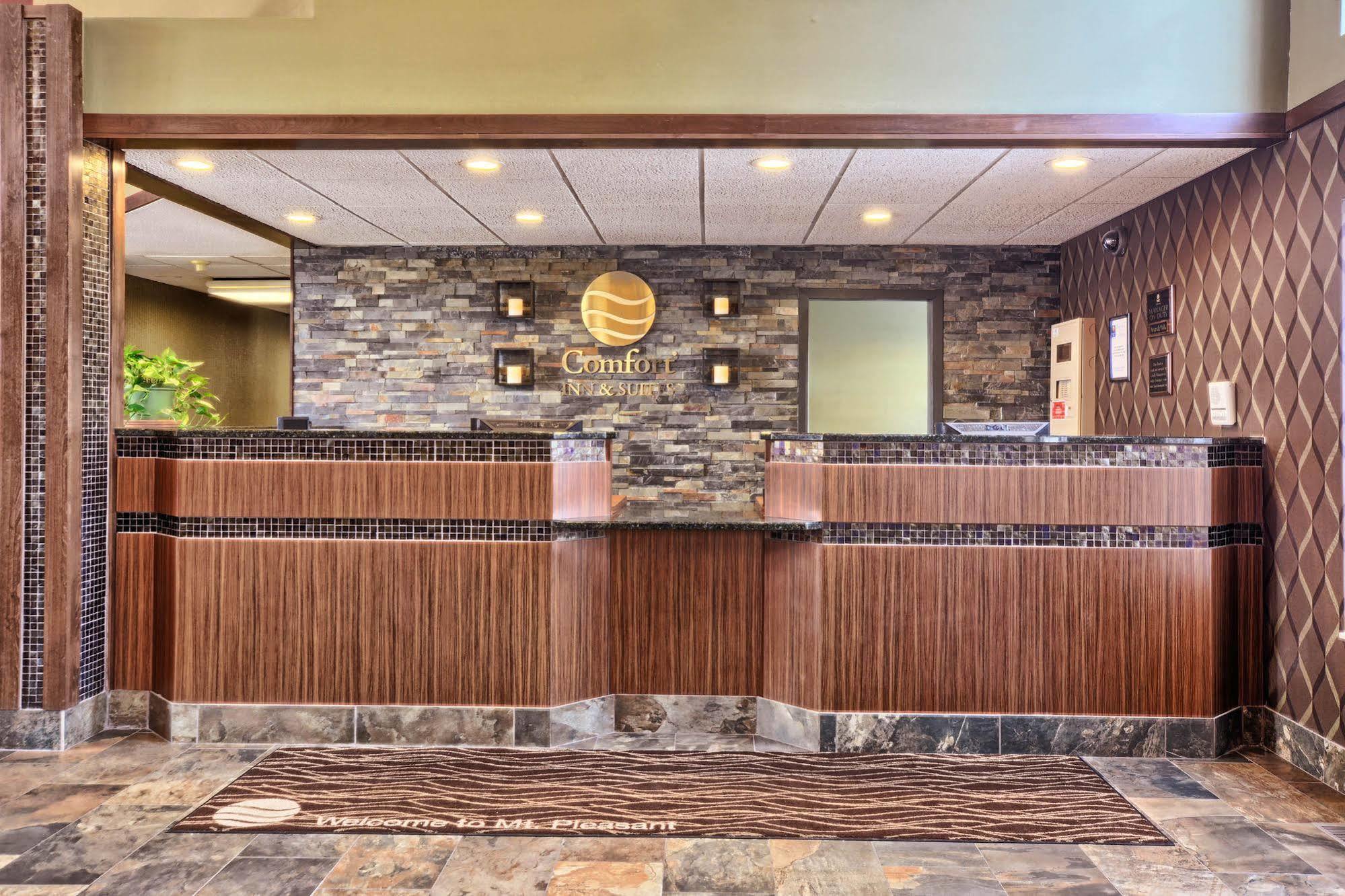 Comfort Inn & Suites And Conference Center Mount Pleasant Exteriér fotografie